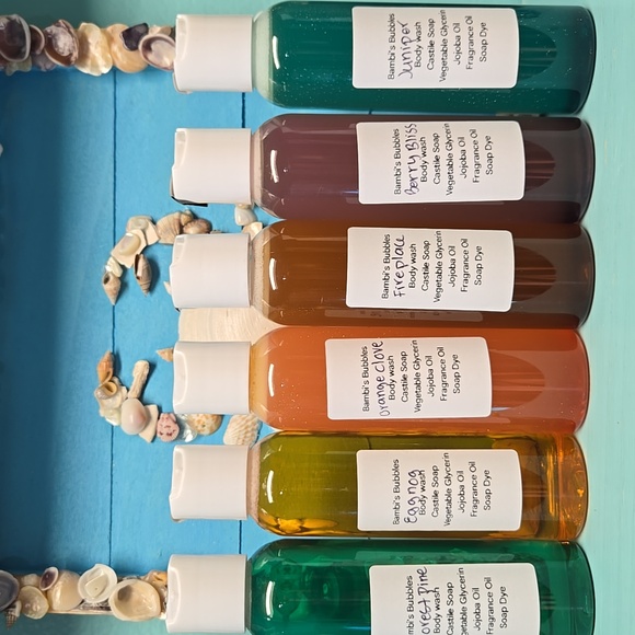 Hand Crafted Other - ❤️Hand Crafted 6 Pack Holiday Mini Body Wash Assorted Scents & Free Loofah!